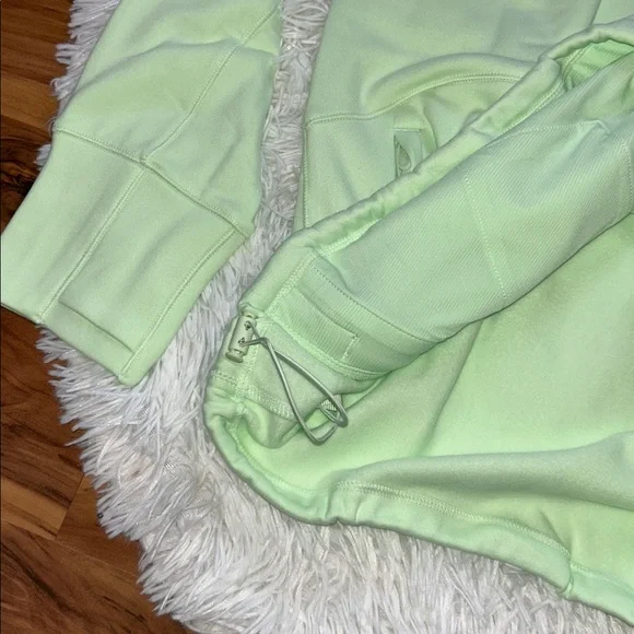Athleta Unstoppable Fleece Lined Half Zip Sweatshirt Size Medium Mint Tint NEW